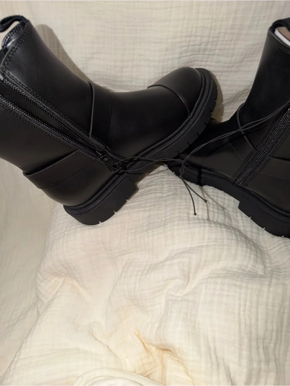 N/A sleek black